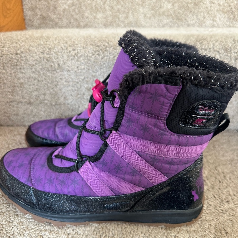 Sorel Disney X Whitney Short Lace in Wild Iris/ Black Anna Edition Boot - Picture 6 of 9